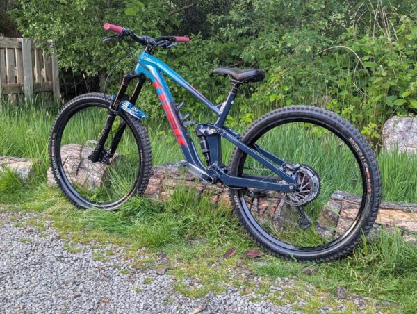 Trek - Slash Enduro Mountain Bike 29