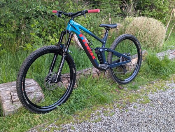Trek - Slash Enduro Mountain Bike 29 - Image 2