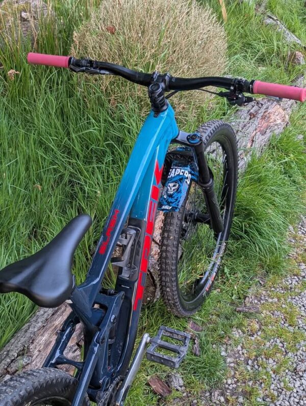 Trek - Slash Enduro Mountain Bike 29 - Image 4
